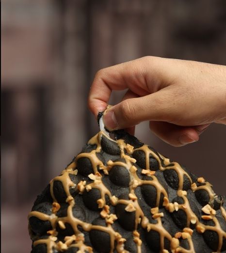 Want something Unique? 😋
                    Have you try our Black Sesame Mochi Deluxe yet?
                    Black Sesame Waffle with chewy mochi inside each bubbles and topped with peanut butter sauce condensed milk and chopped peanuts. 🥜
                    Experience it today! 
                    
                    #eggwaffles #goldenbubblesottawa #peanuts #mochi #blacksesame #desserts